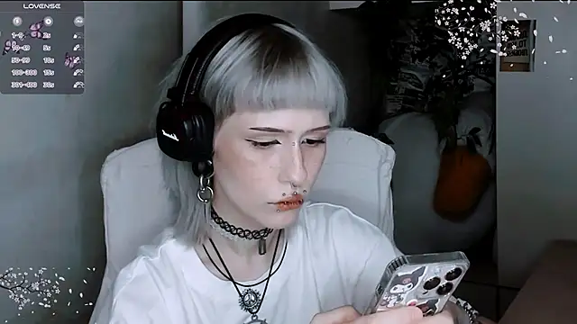 say mary online show from November 2025 05:34:01 PM