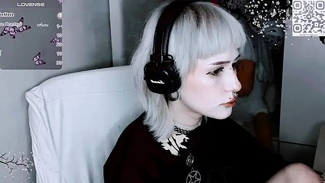 say mary online show from November 2025 01:43:01 PM