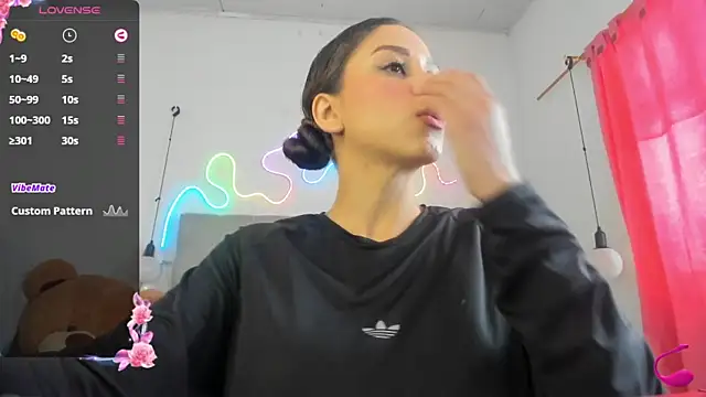 Snapshot of misticasexy chatting on October 2025 08:37:02 PM misticasexy online show from October 2025 08:37:02 PM