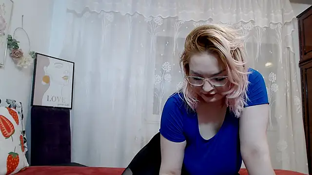 Snapshot of Catlady333 chatting on September 2025 05:35:01 PM Catlady333 online show from September 2025 05:35:01 PM