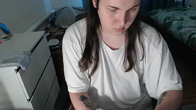 EvaMiron online show from December 2025 09:36:02 AM