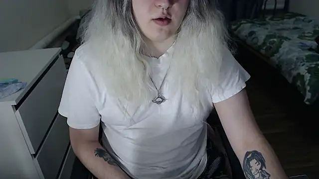 EvaMiron online show from February 2026 05:20:02 PM