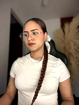 Snapshot of gretta_kler1 chatting on November 2025 10:10:02 PM gretta kler1 online show from November 2025 10:10:02 PM