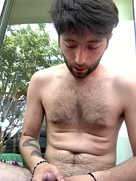 GuillaumebeauZizi online show from May 2026 12:46:02 PM