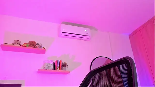 rose saenz online show from November 2025 07:56:01 PM