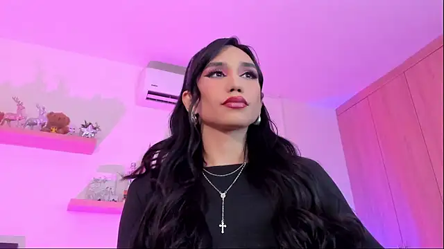 rose saenz online show from December 2025 08:58:01 PM