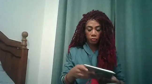 Snapshot of CaramelDipper chatting on December 2024 11:54:01 PM CaramelDipper online show from December 2024 11:54:01 PM