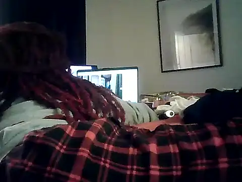 Snapshot of CaramelDipper chatting on January 2025 07:11:02 AM CaramelDipper online show from January 2025 07:11:02 AM