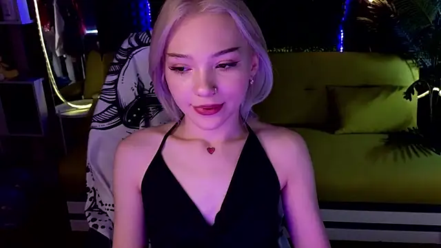 Snapshot of SandraBoyl chatting on January 2025 04:44:01 AM SandraBoyl online show from January 2025 04:44:01 AM