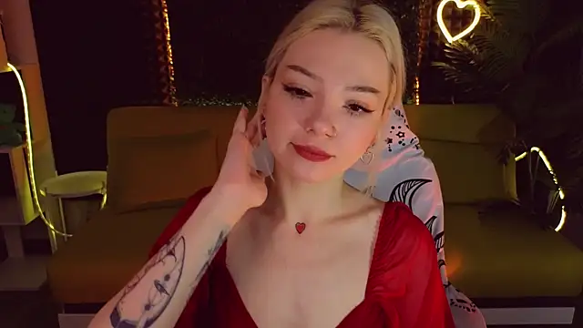 Snapshot of SandraBoyl chatting on February 2025 01:26:02 AM SandraBoyl online show from February 2025 01:26:02 AM