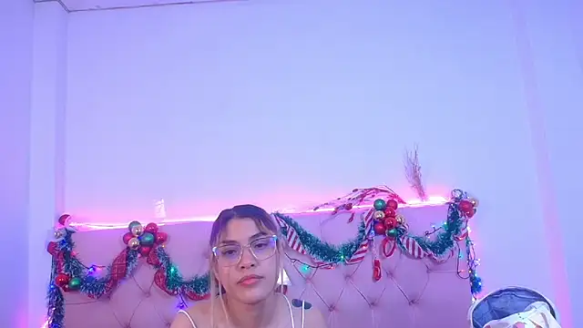 Little Cuttie  online show from December 2024 04:30:02 AM