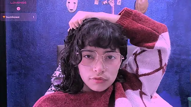 NinaYellow online show from October 2025 04:40:02 PM