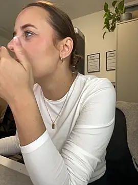 Hii Lolla online show from October 2025 06:01:02 AM