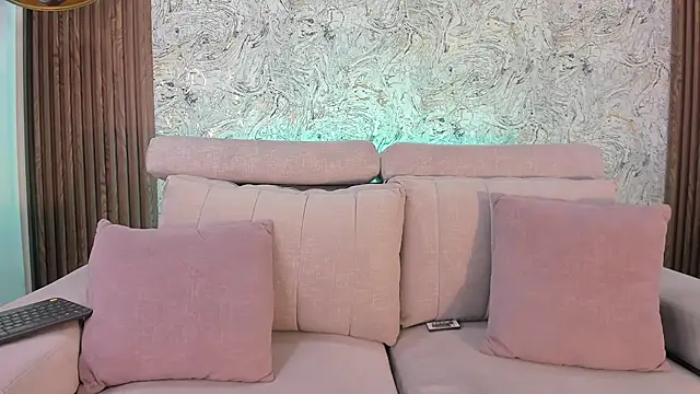 Snapshot of imkrystall chatting on December 2024 09:39:01 PM imkrystall online show from December 2024 09:39:01 PM