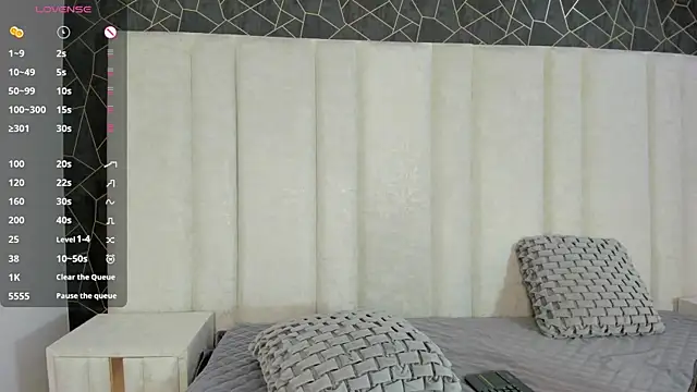 Snapshot of imkrystall chatting on March 2025 12:18:01 AM imkrystall online show from March 2025 12:18:01 AM