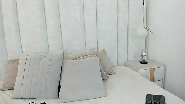 Snapshot of imkrystall chatting on December 2025 08:26:01 PM imkrystall online show from December 2025 08:26:01 PM