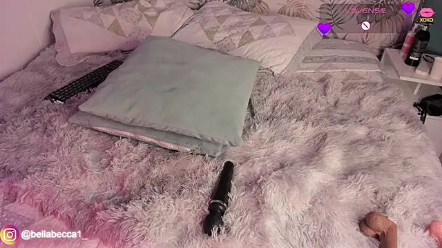 Snapshot of bellaa_becca chatting on January 2025 09:10:01 PM bellaa becca online show from January 2025 09:10:01 PM