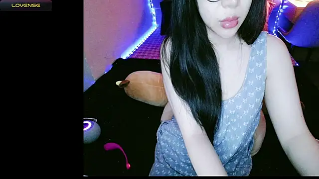 Snapshot of _Viviann_ chatting on September 2025 04:10:02 PM  Viviann  online show from September 2025 04:10:02 PM