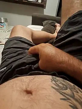 Snapshot of dredre1069 chatting on April 2026 01:58:02 AM dredre1069 online show from April 2026 01:58:02 AM