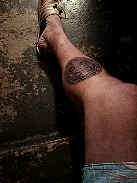 Snapshot of dredre1069 chatting on April 2026 01:55:02 AM dredre1069 online show from April 2026 01:55:02 AM