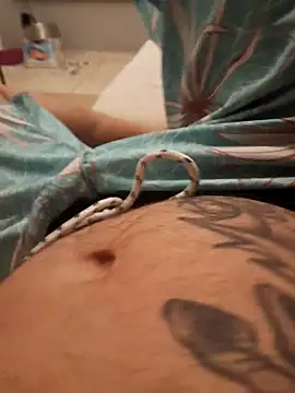 Snapshot of dredre1069 chatting on April 2026 01:23:02 AM dredre1069 online show from April 2026 01:23:02 AM