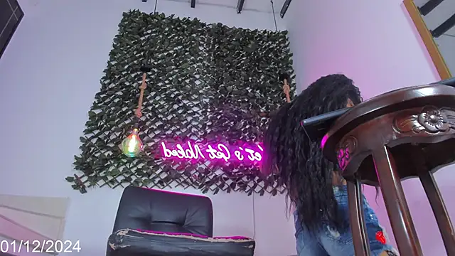 Brianna Stars online show from December 2024 08:31:02 PM