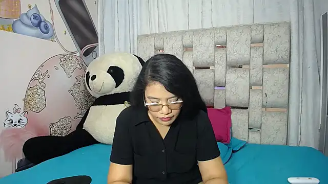 Snapshot of KEYRA-MILLER- chatting on November 2025 02:28:02 AM KEYRA-MILLER- online show from November 2025 02:28:02 AM