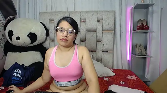 Snapshot of KEYRA-MILLER- chatting on November 2025 02:15:02 AM KEYRA-MILLER- online show from November 2025 02:15:02 AM