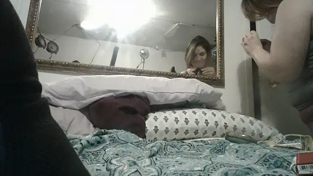 Snapshot of johnloonng chatting on December 2024 01:03:02 PM johnloonng online show from December 2024 01:03:02 PM