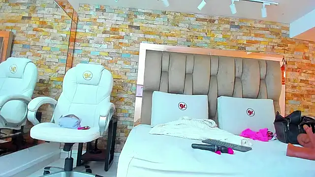 karla dunn online show from November 2025 08:29:02 PM