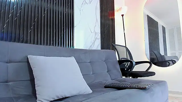 BRYXXXON1 online show from December 2024 02:44:01 PM