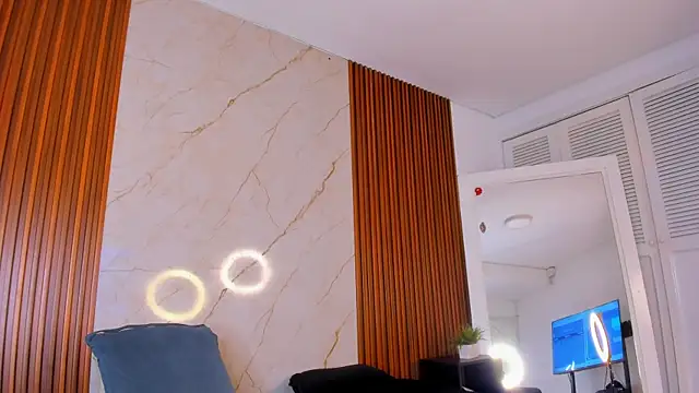 BRYXXXON1 online show from February 2025 06:05:01 PM