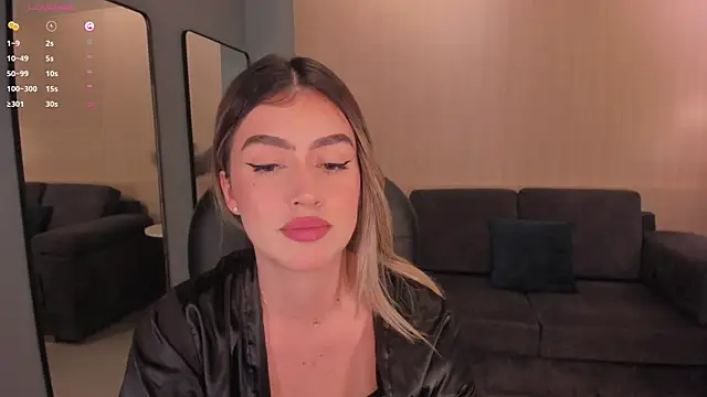 Snapshot of PaulinaSantos_ chatting on March 2025 08:21:01 PM PaulinaSantos  online show from March 2025 08:21:01 PM