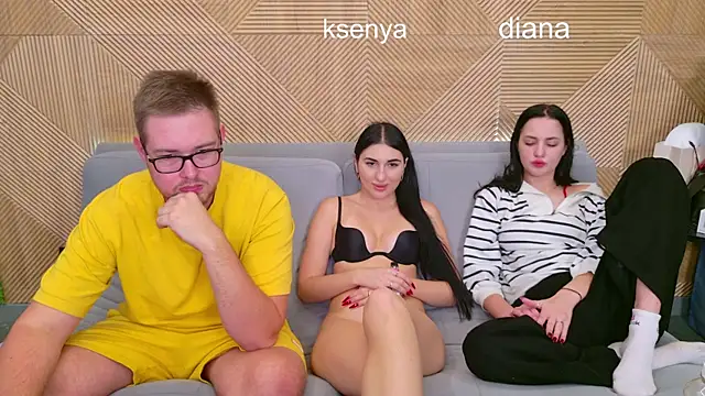 Ksenny online show from November 2025 03:55:02 PM