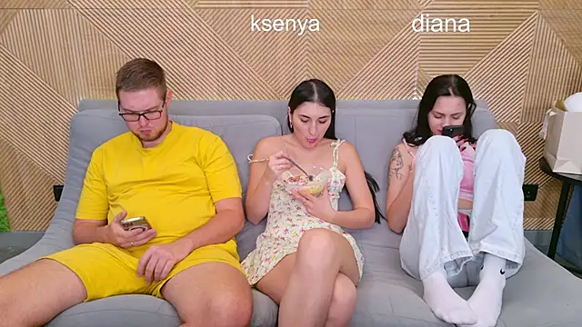 Ksenny online show from November 2025 03:34:02 PM