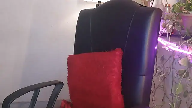 Snapshot of Black_cat_cutie chatting on July 2026 05:10:01 AM Black cat cutie online show from July 2026 05:10:01 AM