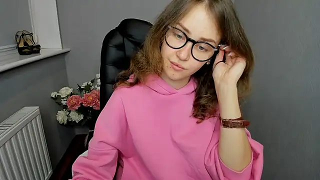 Snapshot of AfinaCutie chatting on December 2024 02:13:02 PM AfinaCutie online show from December 2024 02:13:02 PM