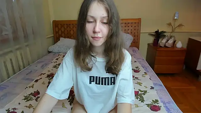 Snapshot of AfinaCutie chatting on November 2025 01:44:02 PM AfinaCutie online show from November 2025 01:44:02 PM