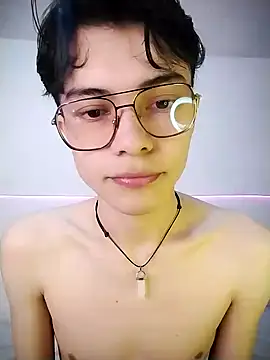 Dmitri Aksnes online show from December 2025 08:36:02 PM