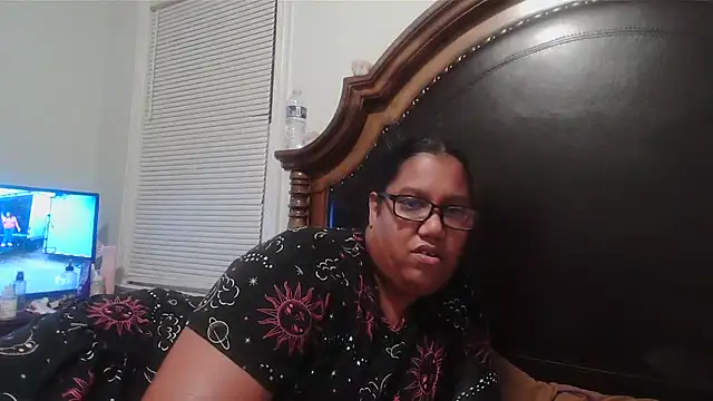 Snapshot of ebonyred chatting on October 2025 12:41:02 AM ebonyred online show from October 2025 12:41:02 AM