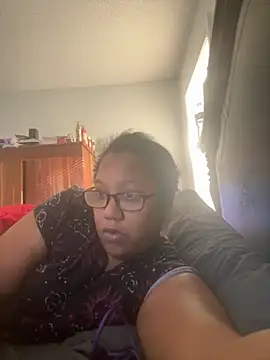 Snapshot of ebonyred chatting on November 2025 03:05:01 PM ebonyred online show from November 2025 03:05:01 PM