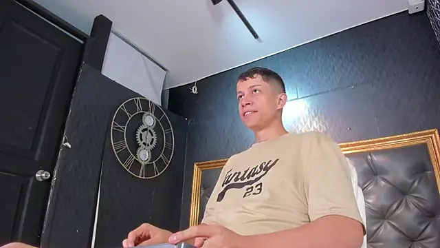 Snapshot of AgarEvans chatting on November 2025 05:29:02 AM AgarEvans online show from November 2025 05:29:02 AM