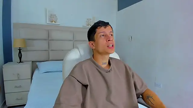 Snapshot of AgarEvans chatting on November 2025 04:23:02 AM AgarEvans online show from November 2025 04:23:02 AM