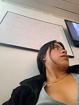 sylvana 19 online show from September 2025 04:07:01 PM