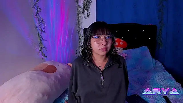 arysUwU online show from February 2025 12:54:01 AM