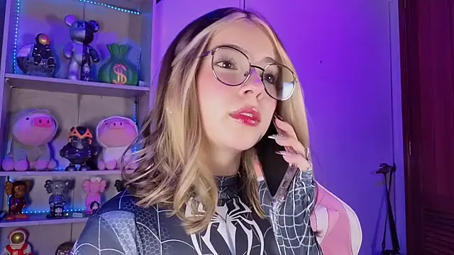 EmilyMiller  online show from September 2025 04:39:01 PM