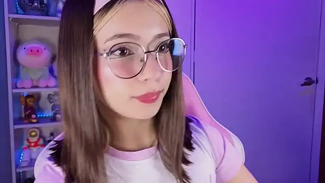 EmilyMiller  online show from October 2025 05:11:01 PM