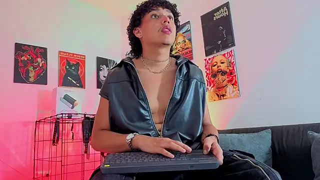 Snapshot of GaelOconner chatting on October 2025 01:08:02 AM GaelOconner online show from October 2025 01:08:02 AM