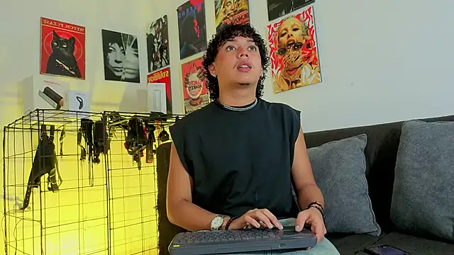 Snapshot of GaelOconner chatting on December 2025 04:10:01 AM GaelOconner online show from December 2025 04:10:01 AM