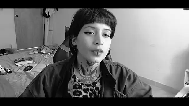 Snapshot of _Apola_77 chatting on March 2025 08:18:02 PM Apola 77 online show from March 2025 08:18:02 PM